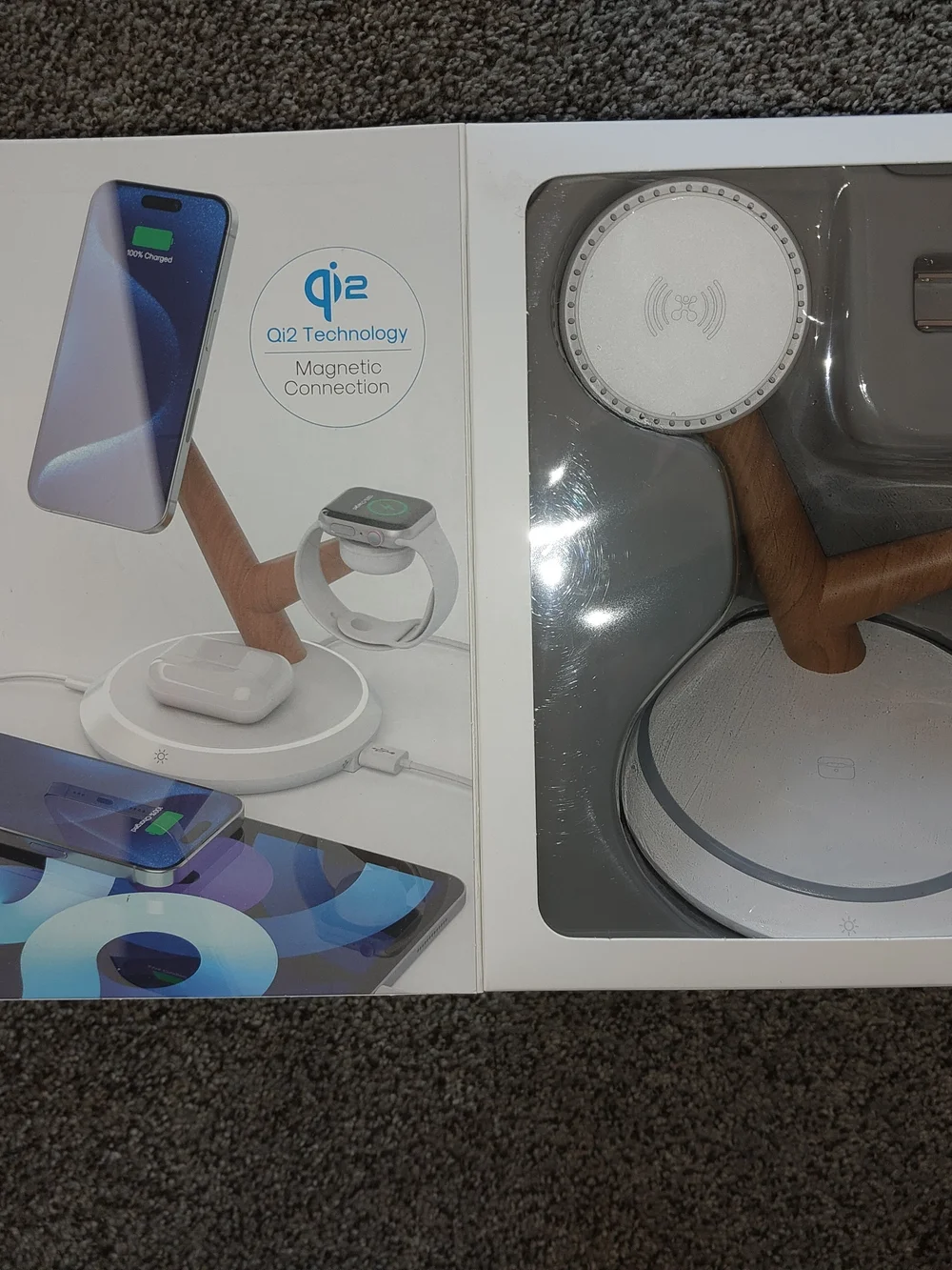 atomi Magnetic Wireless Charging Stand - White & Wood